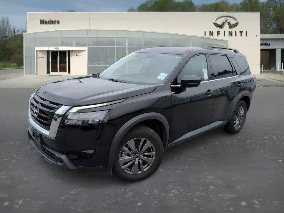 Used 2024 Nissan Pathfinder SV AWD/4WD image 1