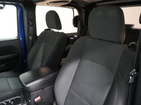 Used 2018 Jeep Wrangler Sport S image 12