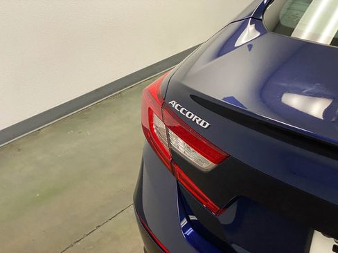 Used 2018 Honda Accord LX image 8