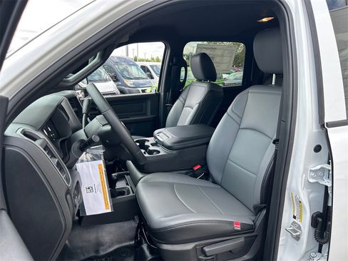 New 2024 RAM 4500 Tradesman w/ Chrome Appearance Group image 16