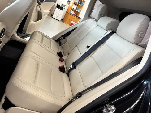 Used 2016 Volkswagen Tiguan S image 24