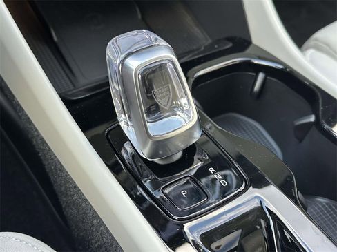 Used 2025 Volvo XC40 B5 Ultra w/ Climate Package image 28