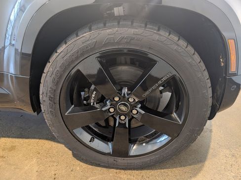 Used 2024 Land Rover Defender 130 V8 image 7