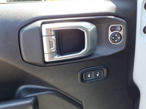 Certified 2024 Jeep Wrangler Unlimited Rubicon AWD/4WD image 4