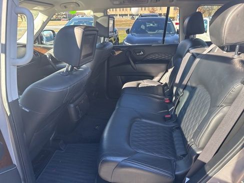 Used 2019 INFINITI QX80 Luxe w/ Proactive Package image 10