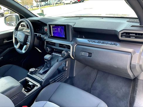 Used 2025 Toyota Tacoma TRD Off-Road AWD/4WD image 14
