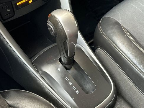 Certified 2022 Chevrolet Trax LT w/ Driver Confidence Package AWD/4WD image 28