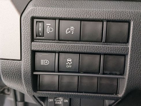 Used 2024 Toyota Tacoma SR5 AWD/4WD image 12