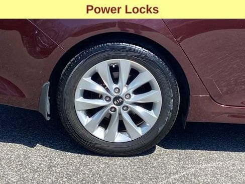 Used 2018 Kia Optima LX w/ 17" Alloy Wheels Package FWD image 11