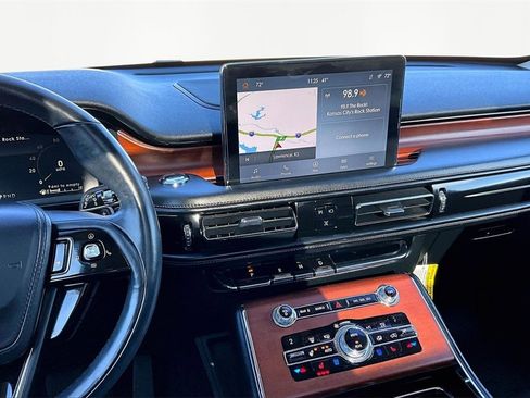 Used 2020 Lincoln Aviator Reserve w/ Equipment Group 202A image 6