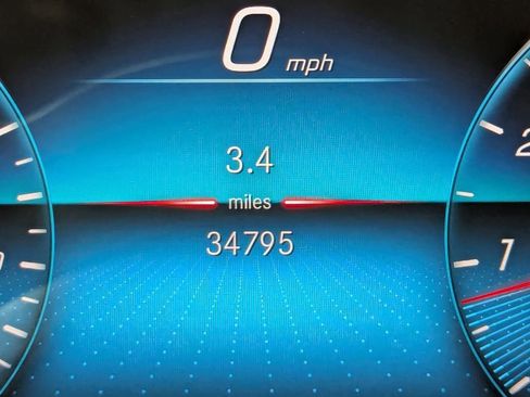 Used 2021 Mercedes-Benz GLB 250 image 42