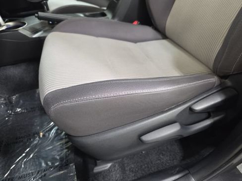 Used 2014 Toyota RAV4 XLE AWD/4WD image 29