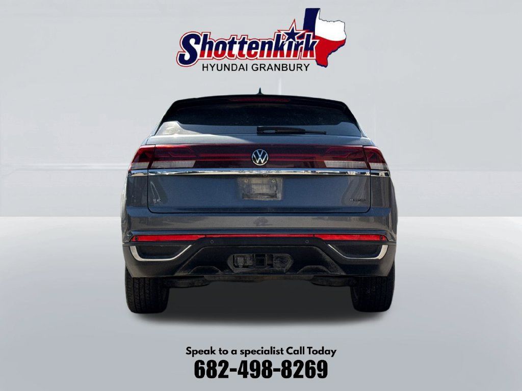 Used 2024 Volkswagen Atlas Cross Sport SE AWD/4WD image 6