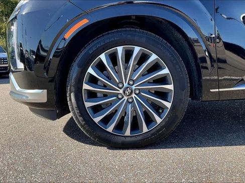 Used 2023 Hyundai Palisade Calligraphy image 4