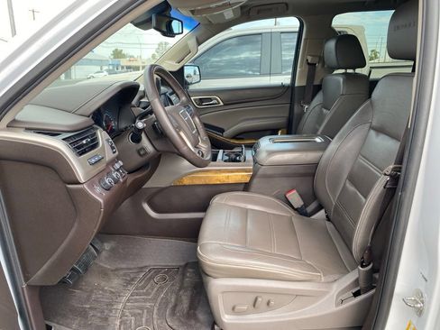 Used 2017 GMC Yukon Denali AWD/4WD image 7