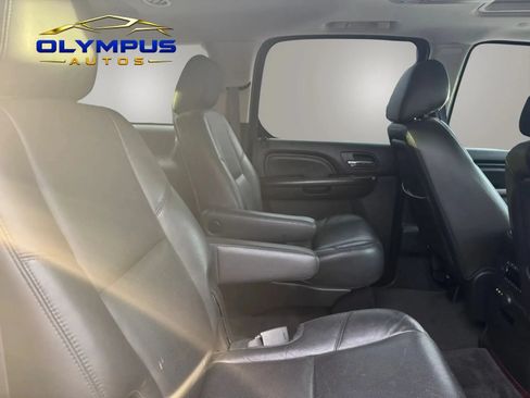 Used 2013 Cadillac Escalade ESV Premium AWD/4WD image 21