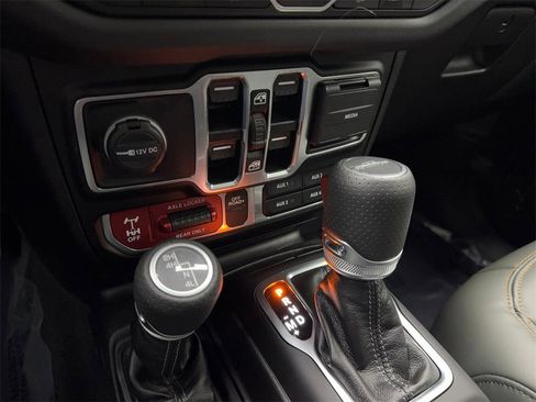 Used 2025 Jeep Gladiator Mojave w/ Safety Group image 66