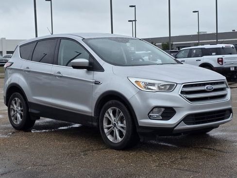 Used 2017 Ford Escape SE FWD image 11