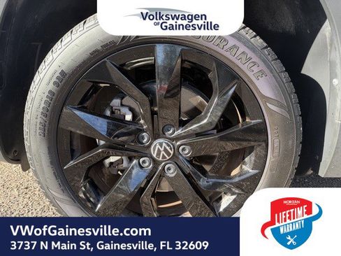 Certified 2023 Volkswagen Taos SE image 29