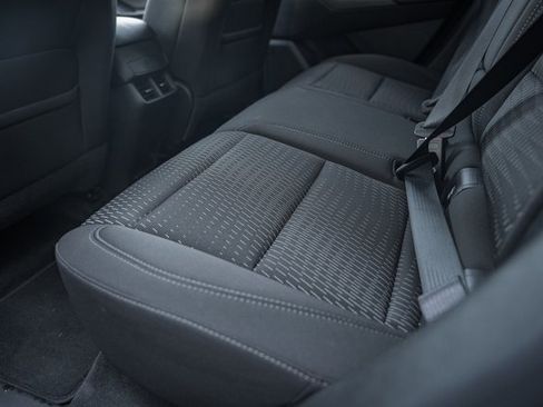 Used 2025 Chevrolet Equinox LT image 32