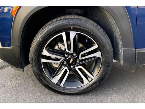 Used 2023 Chevrolet TrailBlazer LT w/ Convenience Package AWD/4WD image 10