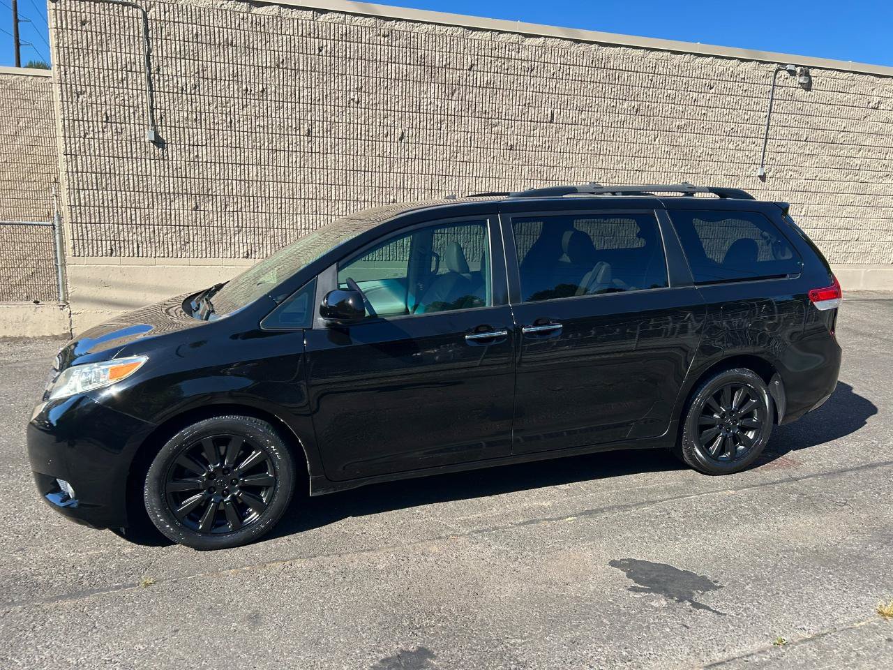 Used 2012 Toyota Sienna Limited w/ Premium Pkg AWD/4WD image 8
