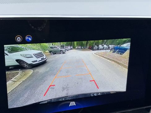 Used 2025 Chevrolet Equinox LT FWD image 4