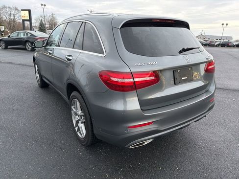 Used 2017 Mercedes-Benz GLC 300 4MATIC image 3