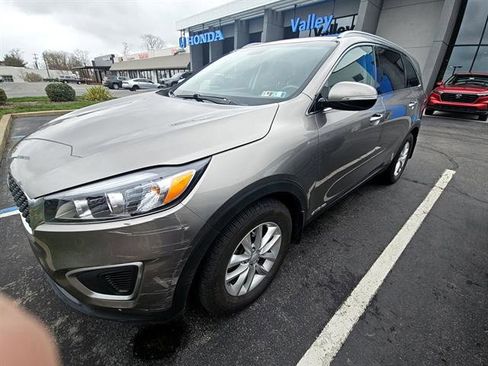 Used 2016 Kia Sorento LX w/ LX Convenience Package image 1