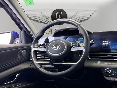 Used 2024 Hyundai Elantra SEL w/ Convenience Package FWD image 12