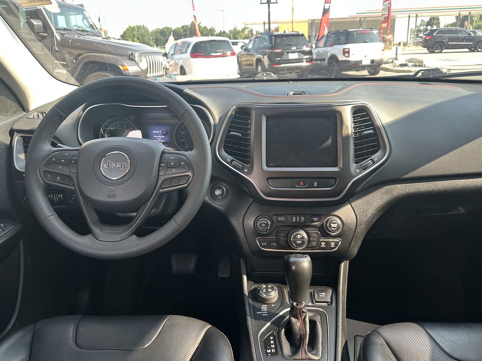 Used 2022 Jeep Cherokee Trailhawk w/ Premium Leather Package AWD/4WD image 29