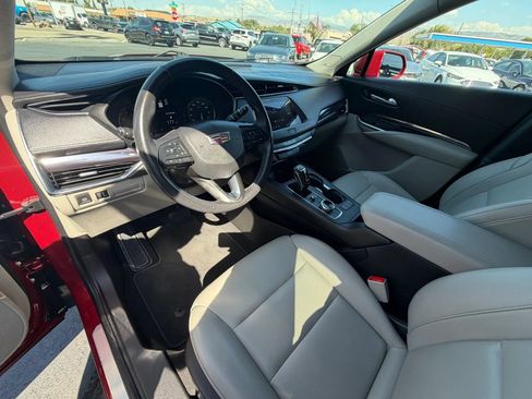 Used 2019 Cadillac XT4 Luxury FWD image 11