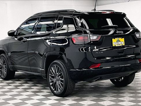 Used 2023 Jeep Compass High Altitude AWD/4WD image 3