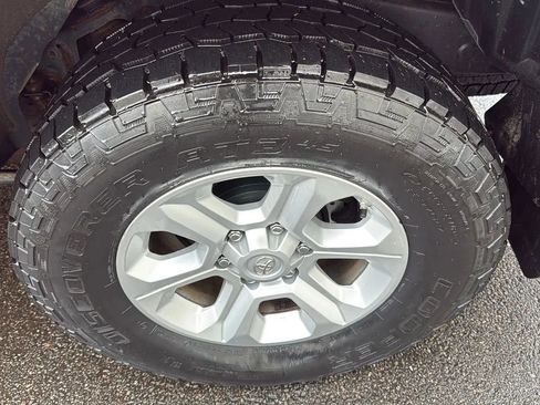 Used 2018 Toyota 4Runner SR5 Premium image 9