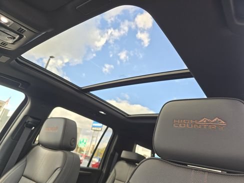 New 2026 Chevrolet Suburban High Country image 3