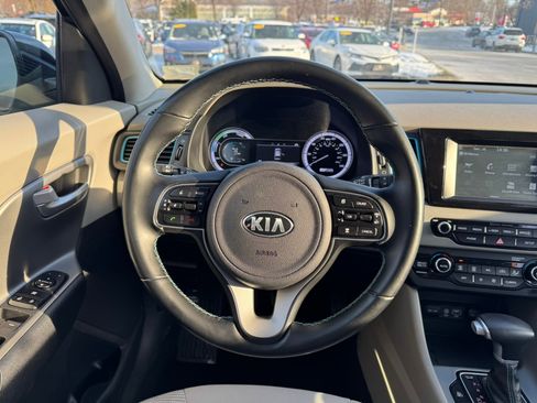 Used 2019 Kia Niro LX image 14
