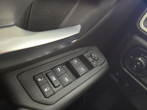 Certified 2025 RAM 1500 Big Horn AWD/4WD image 32