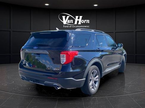 Used 2022 Ford Explorer XLT w/ Equipment Group 202A AWD/4WD image 3