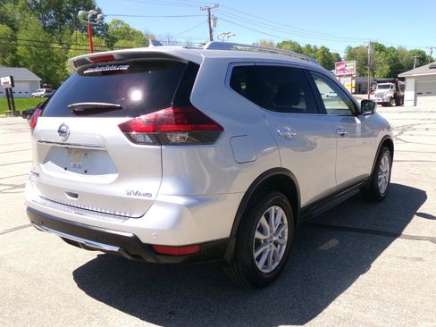 Used 2020 Nissan Rogue SV AWD/4WD image 6