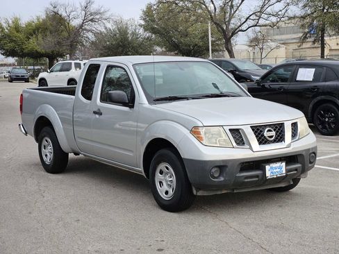 Used 2015 Nissan Frontier S image 4