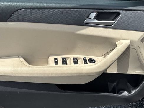 Used 2017 Hyundai Sonata SE FWD image 10