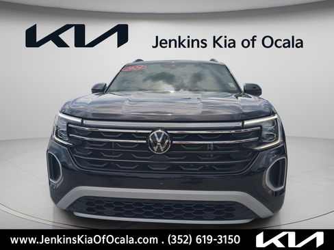 Used 2024 Volkswagen Atlas Peak Edition SEL AWD/4WD image 8