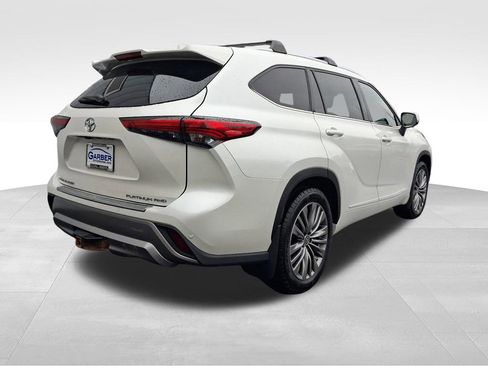 Used 2021 Toyota Highlander Platinum image 10