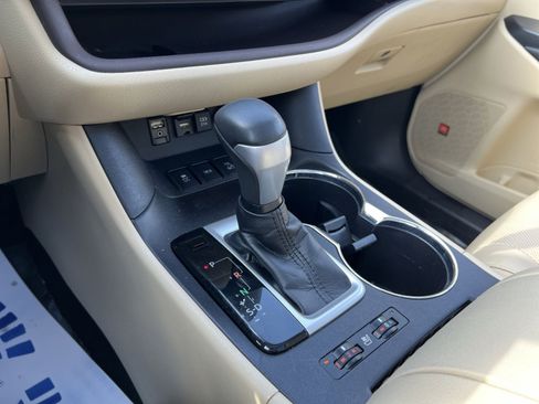 Used 2019 Toyota Highlander Limited Platinum image 22