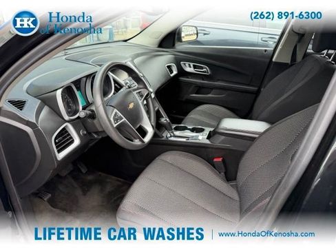 Used 2017 Chevrolet Equinox LT FWD image 5
