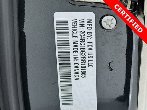 Used 2024 Chrysler Pacifica Touring-L image 31