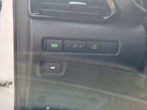 Used 2024 Nissan Sentra SV FWD image 32