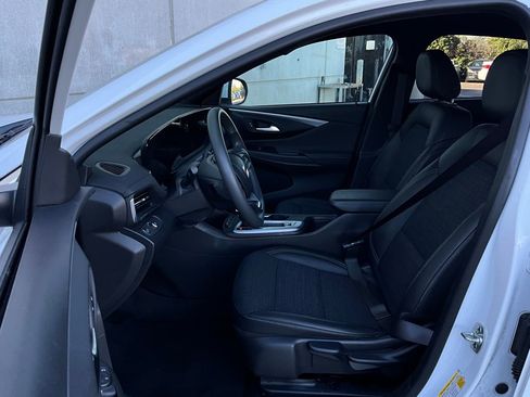 Used 2025 Buick Envista Preferred image 10