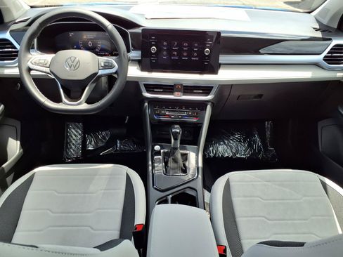 New 2026 Volkswagen Taos SE FWD image 13