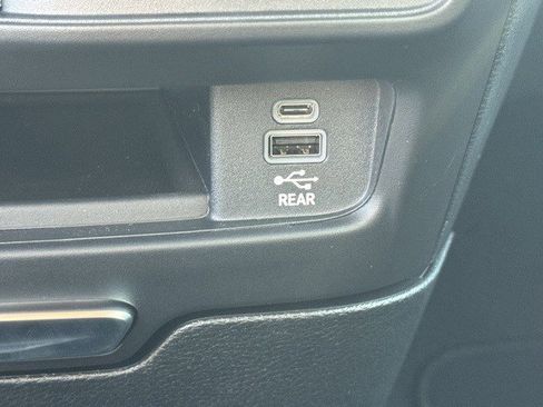 New 2026 Chrysler Pacifica Select image 21